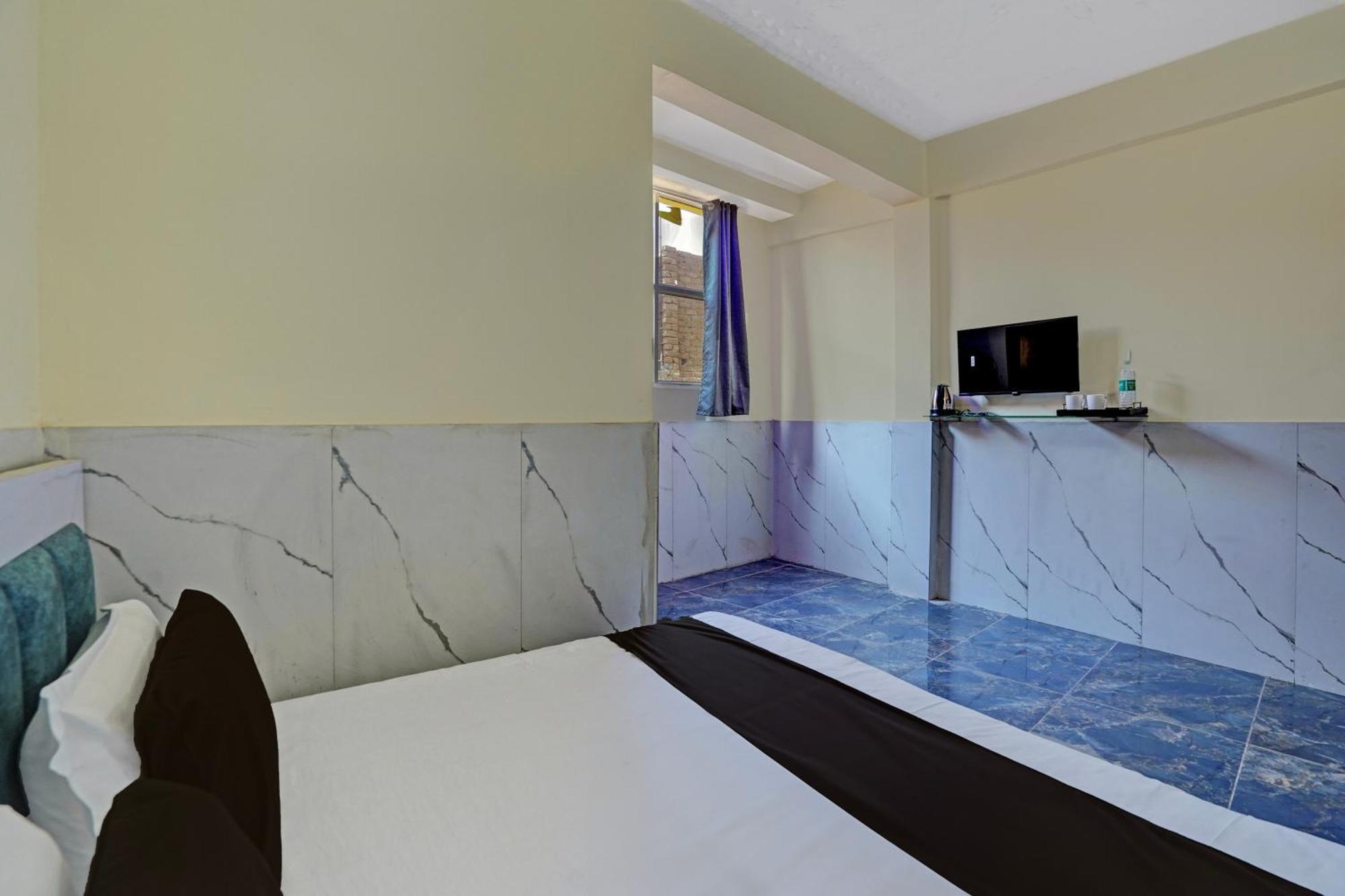 Hotel O Abhinav Hotel نويدا المظهر الخارجي الصورة