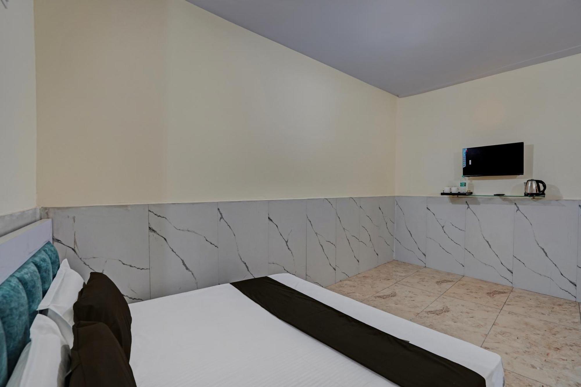 Hotel O Abhinav Hotel نويدا المظهر الخارجي الصورة